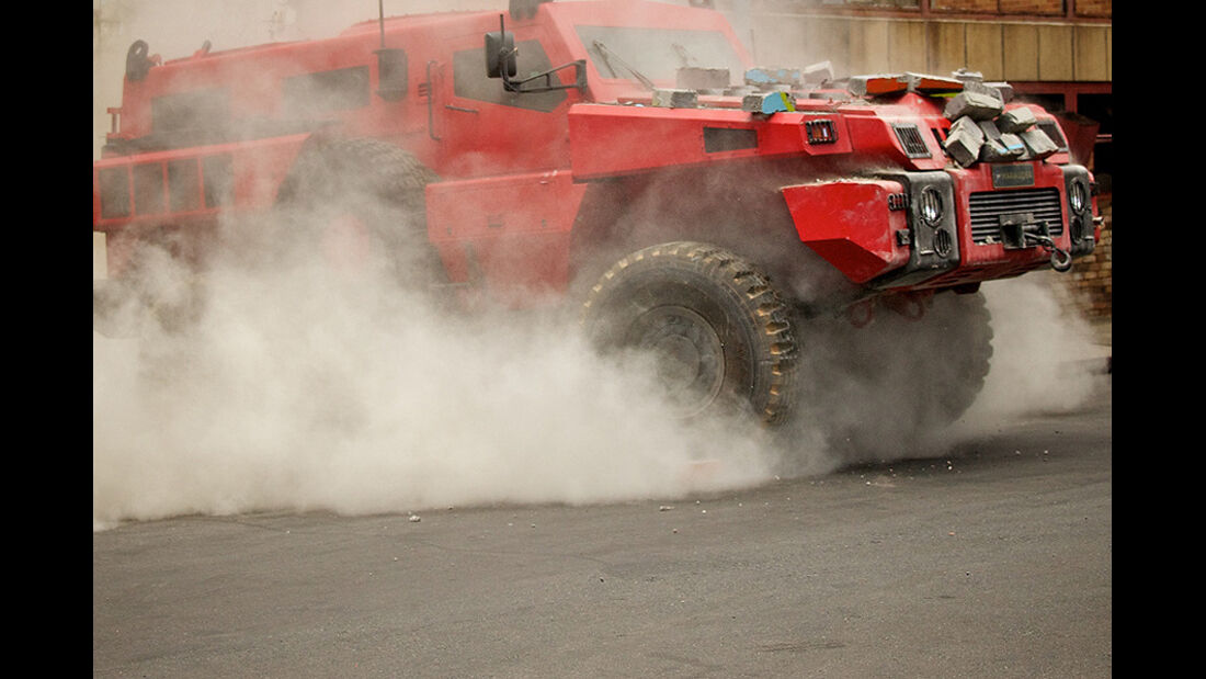 Marauder 4x4/6x6 MonsterSUV für den Straßenkampf AUTO MOTOR UND SPORT