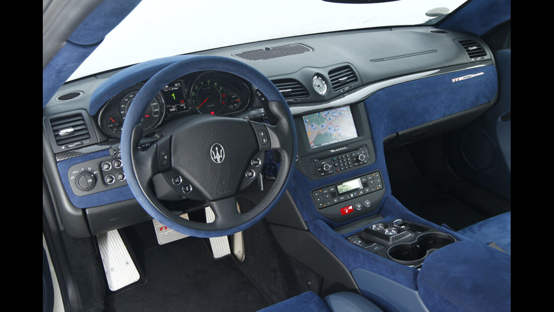 Maserati Gran Turismo MC Stradale, Lenkrad, Cockpit