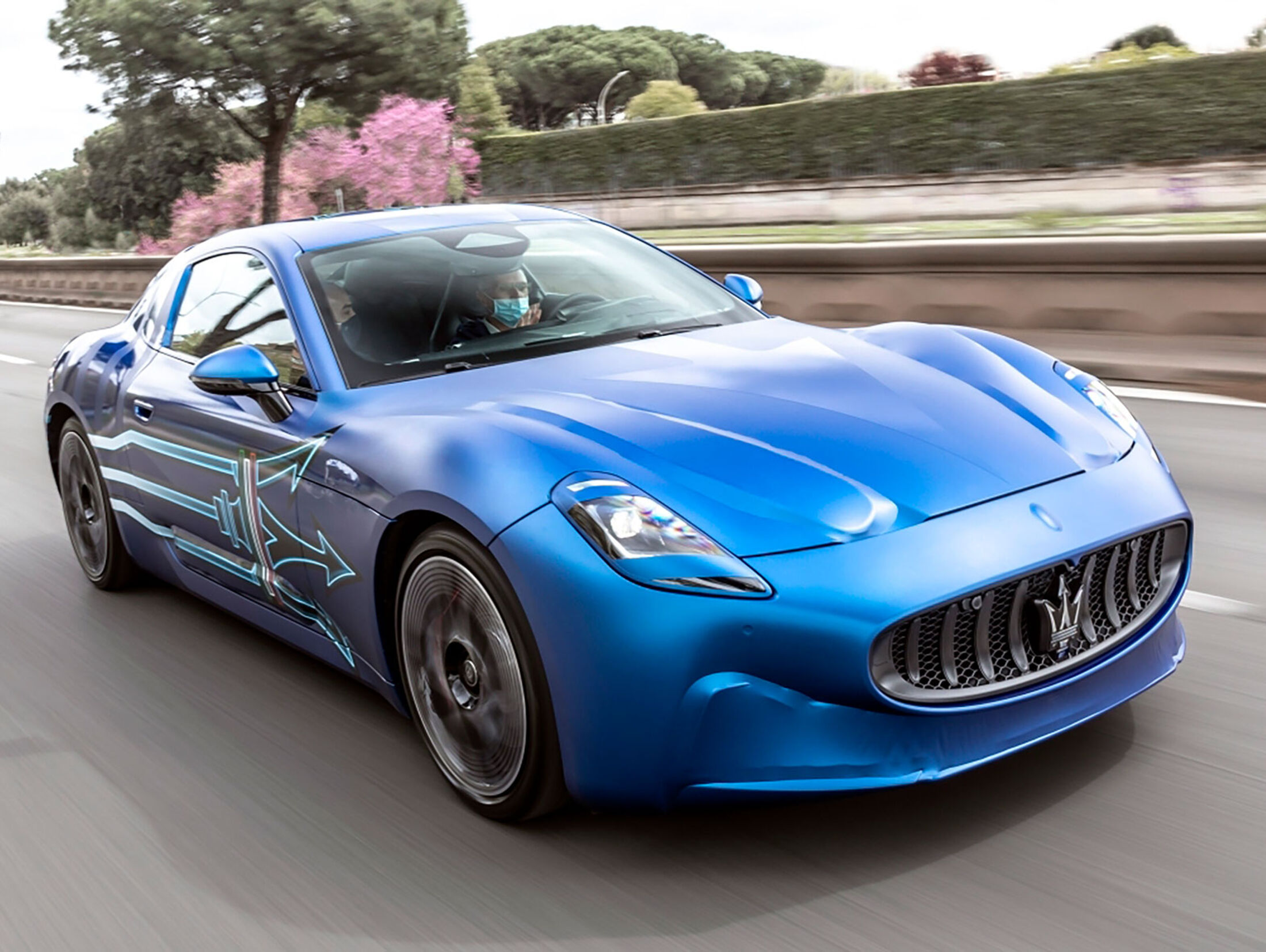 https://imgr1.auto-motor-und-sport.de/Maserati-GranTurismo-Folgore-Teaser-jsonLd4x3-3f6dd7be-1888300.jpg