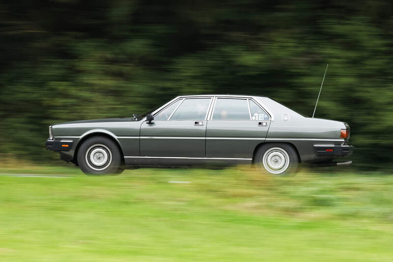 Maserati Quattroporte III 4900, Seitenansicht