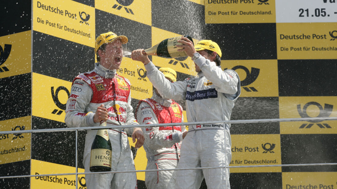 Mattias Ekström, Martin Tomczyk und Bruno Spengler feiern bei der Siegerehrung - DTM Valencia 2010