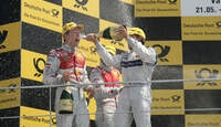 Mattias Ekström, Martin Tomczyk und Bruno Spengler feiern bei der Siegerehrung - DTM Valencia 2010