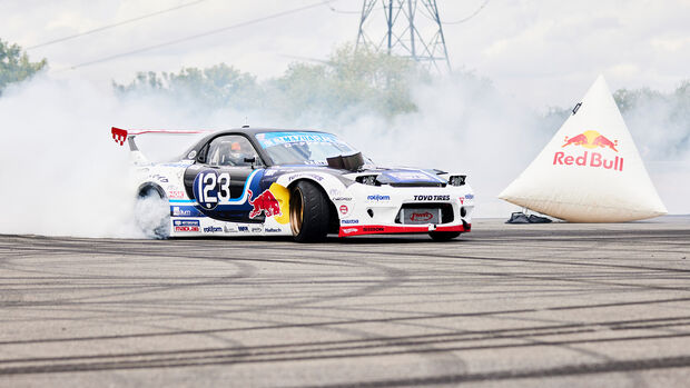 Max Verstappen & Mike Whiddett - Mazda RX-7 - Drift-Schule - Red Bull - 2023