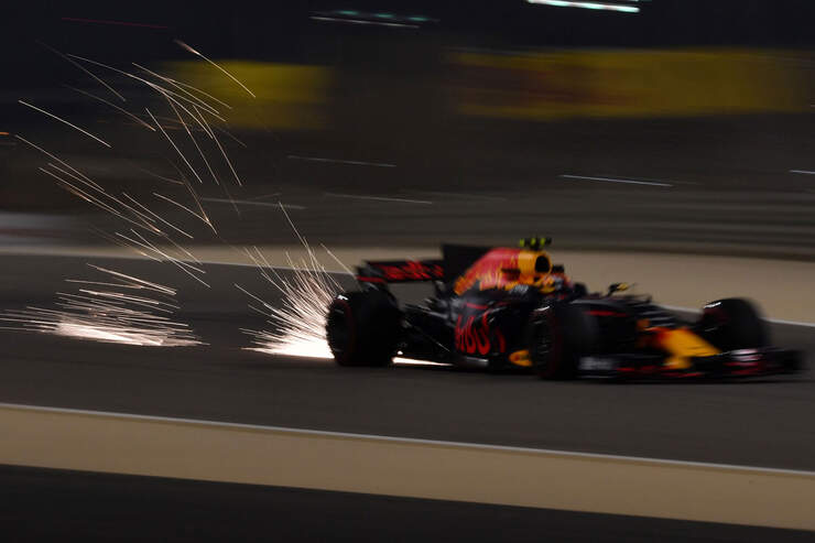 Max-Verstappen-Red-Bull-Formel-1-GP-Bahrain-Sakhir-Training-Freitag-14-4-2017-fotoshowBig-8b9b3c71-1065797.jpg