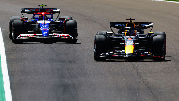 Max Verstappen - Yuki Tsunoda -  Red Bull - Toro Rosso - GP Emilia-Romagna - Formel 1 - Imola - Training 1 - 17. Mai 2024