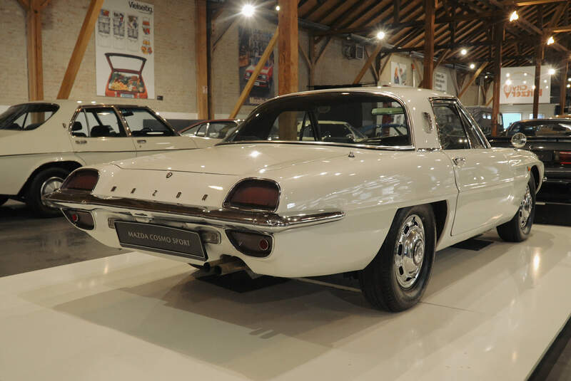 Mazda 110 S Cosmo
