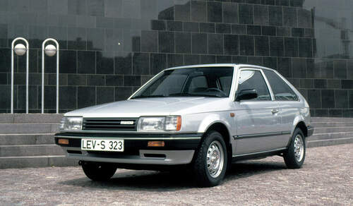 Mazda 323 Historie