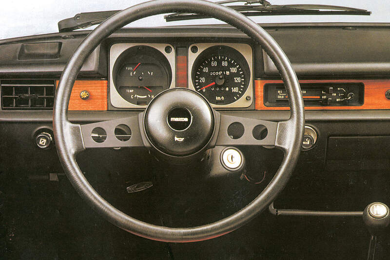 Mazda 323 Historie