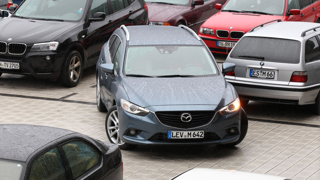 Mazda 6 2.2 D, Frontansicht, Einparken