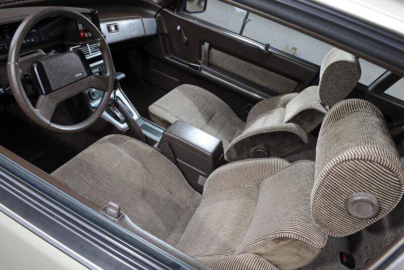Mazda 929 Coupe, Cockpit, Detail