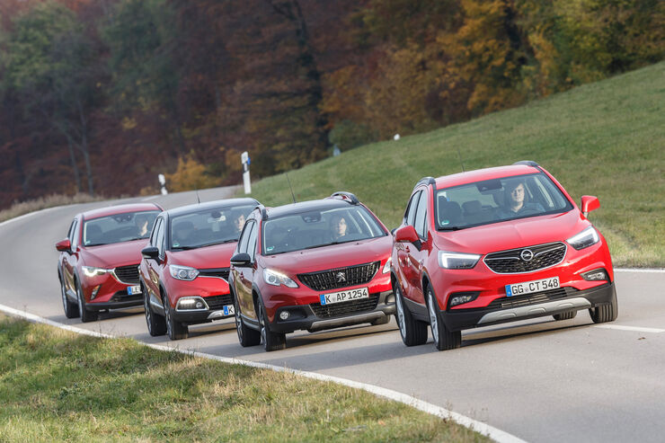 Kompakte SUV von Mazda, Opel, Peugeot und Renault im Test