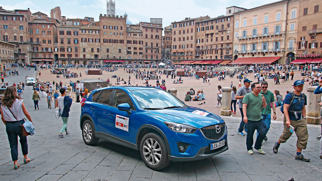 Mazda CX-5 2.2 D, Piazza del Campo, Siena