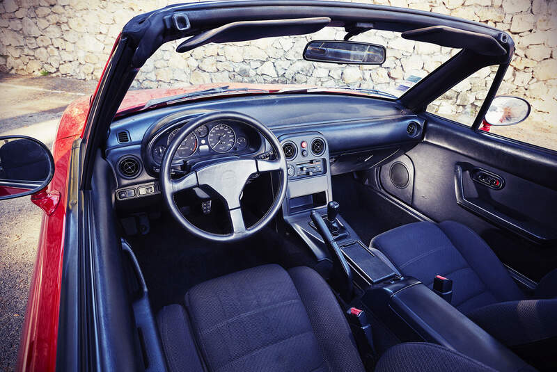 Mazda MX-5 NA (1991) - Roadster - Innenraum 