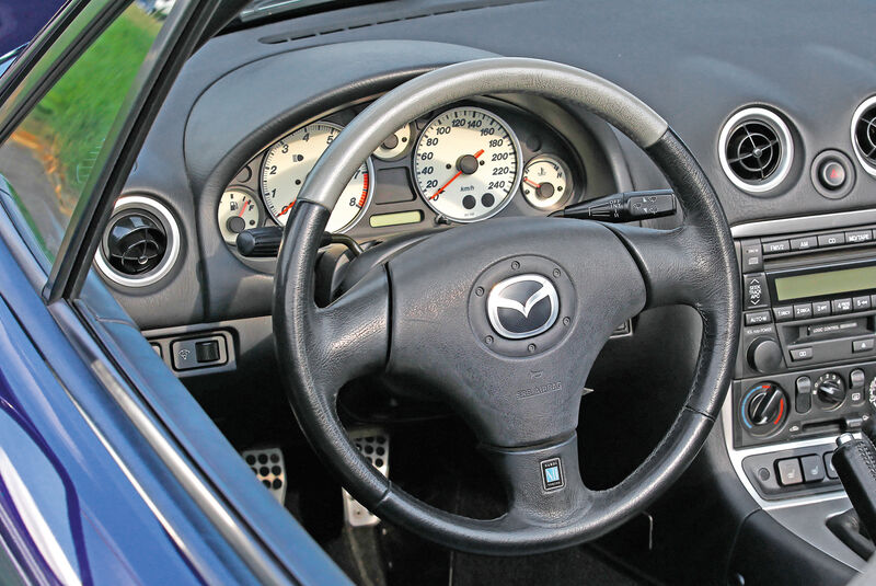 Mazda MX-5 NB, Rundinstrumente, Lenkrad