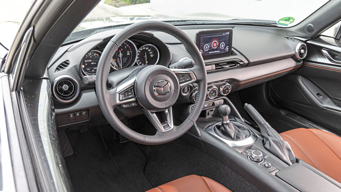 Mazda MX-5 RF 2.0, Cockpit