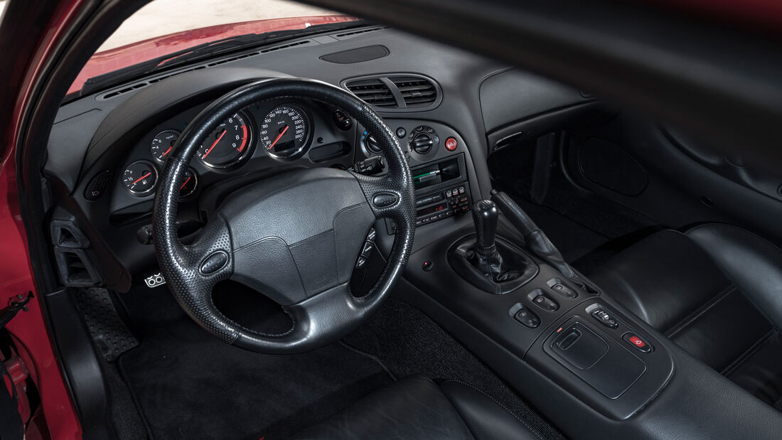 Mazda RX-7, Cockpit