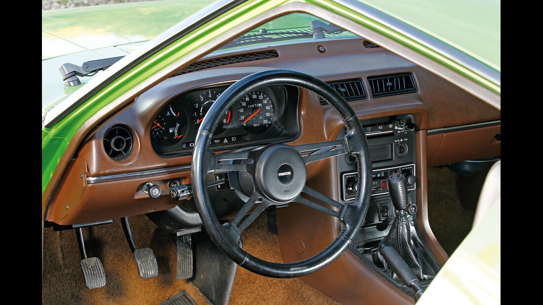 Mazda RX-7, Cockpit, Lenkrad