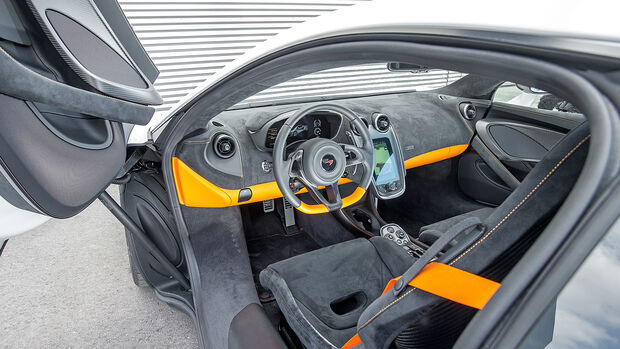McLaren 570GT, Innenraum