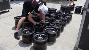 McLaren - Formel 1 - GP Malaysia - 20. März 201