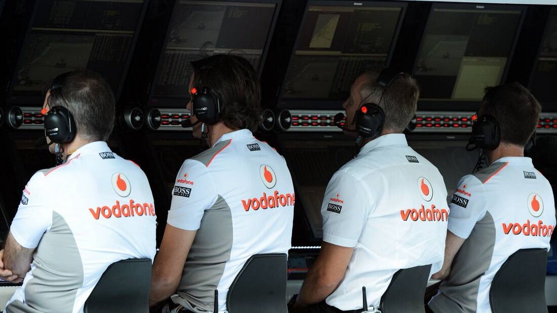 McLaren Kommandostand - Formel 1 - GP Abu Dhabi - 03. November 2012