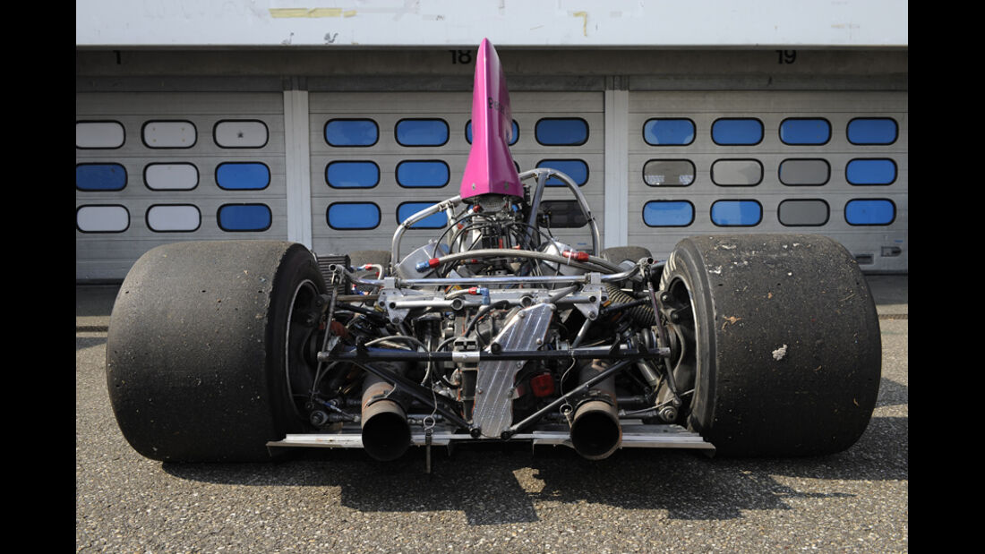 McLaren M8F, ohne Chassis, Rückansicht