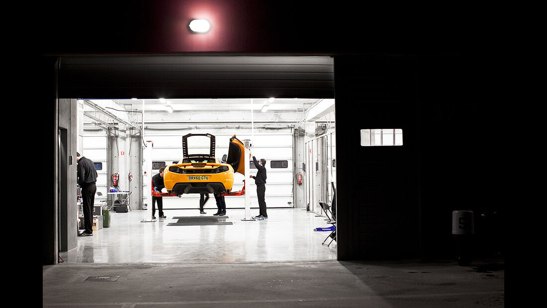 McLaren MP4-12C, Garage