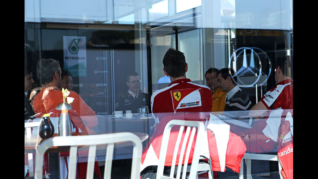 Meating - Teamchefs - Motorenhersteller - Formel 1-Test - Barcelona - 28. Februar 2015