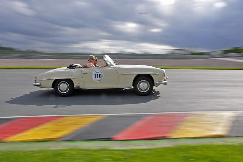 Mercedes 190 SL bei der Sachsen Classic 2010