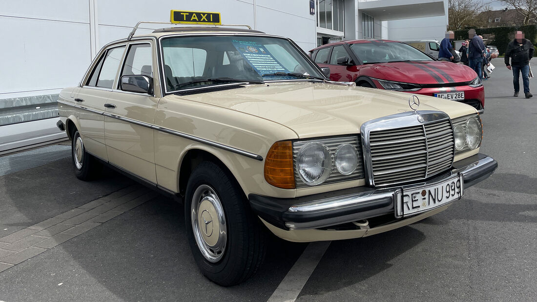 Mercedes 200D W123 Taxi Techno Classica (2023)