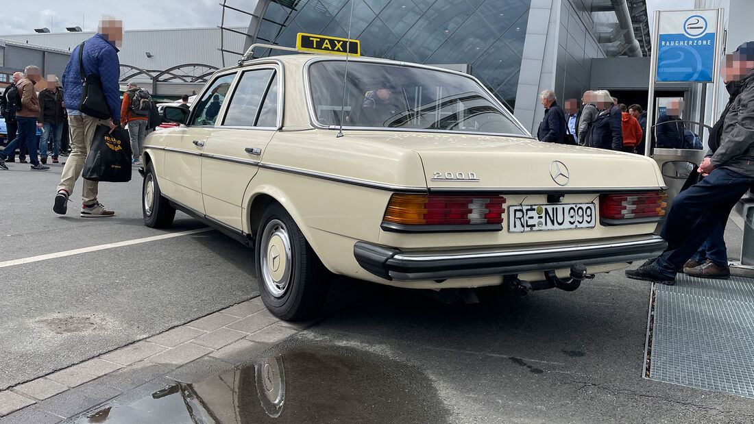 Mercedes 200D W123 Taxi Techno Classica (2023)