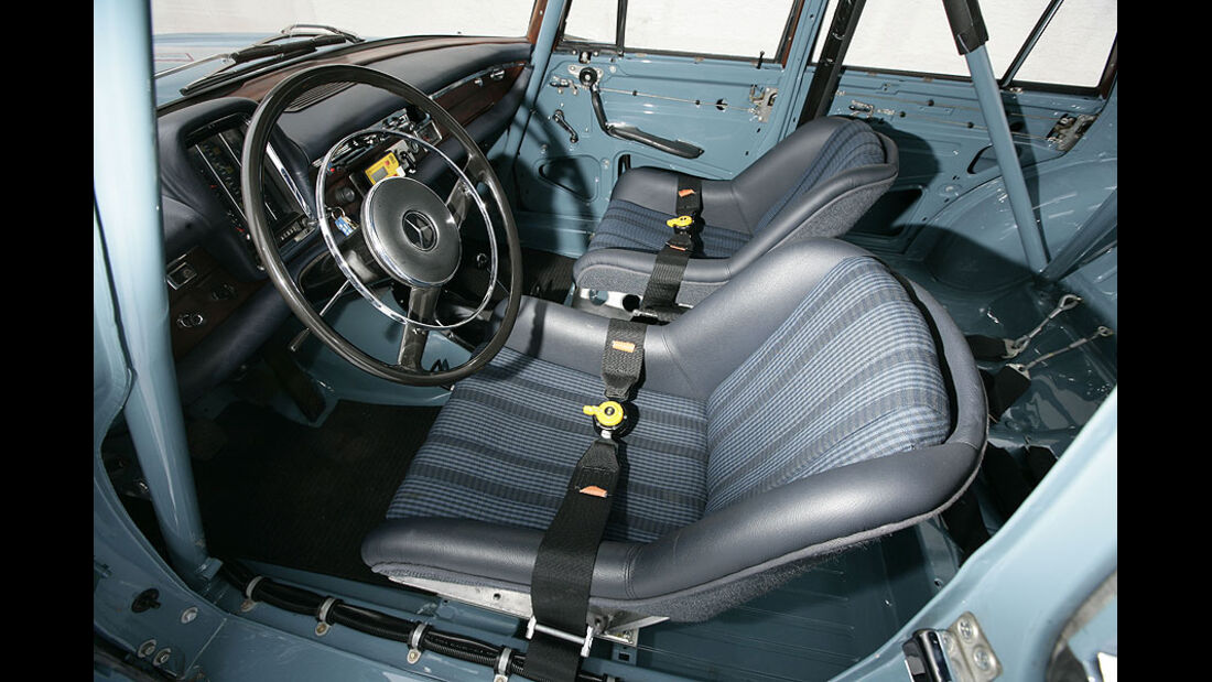 Mercedes 220 CE