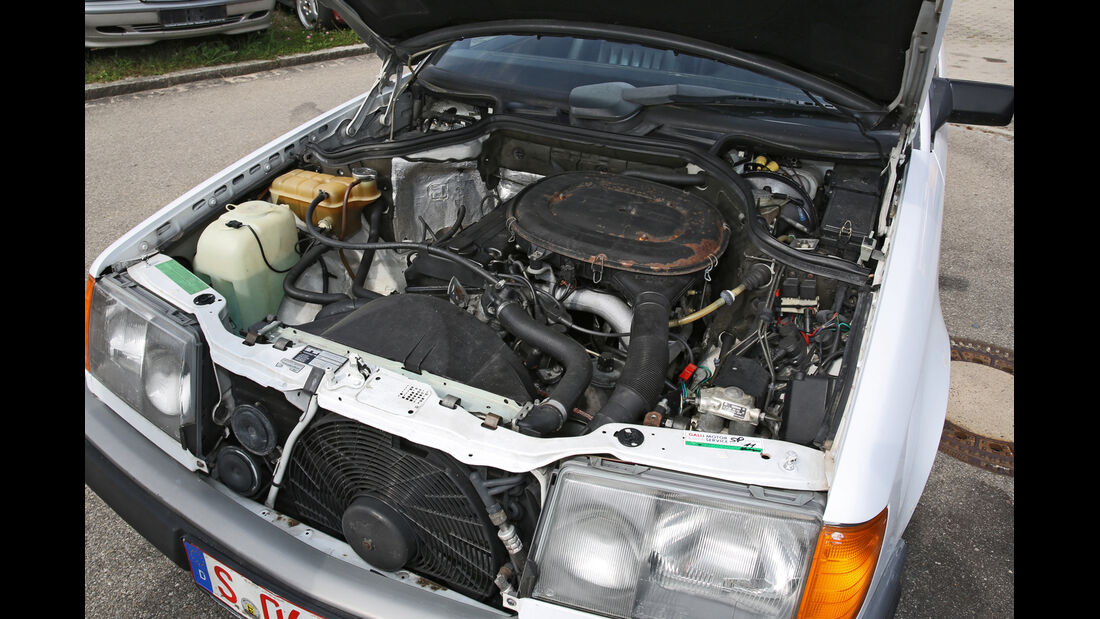 Mercedes 230 CE, Motor