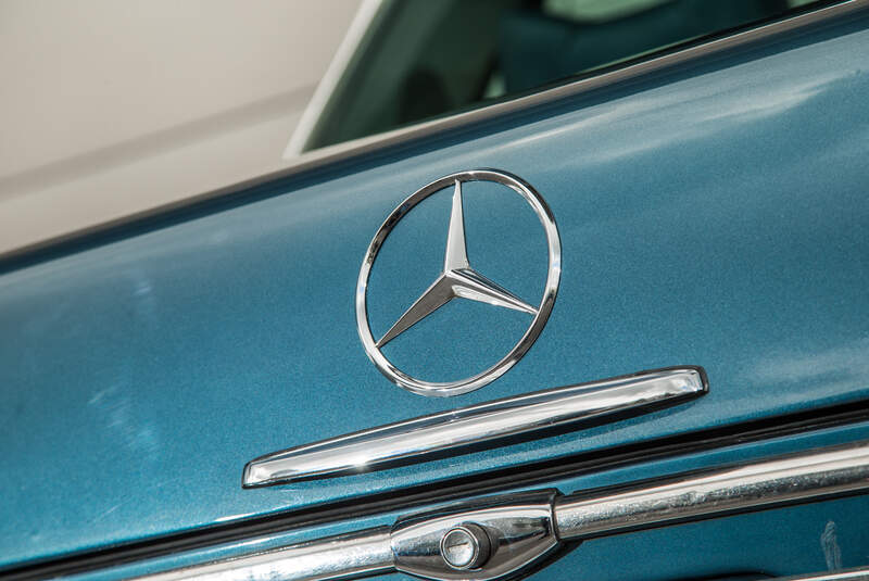 Mercedes 280 SE 3.5, Heck, Dateil