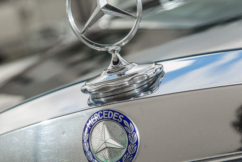 Mercedes 280 SE 3.5, Kühlergrill, Stern