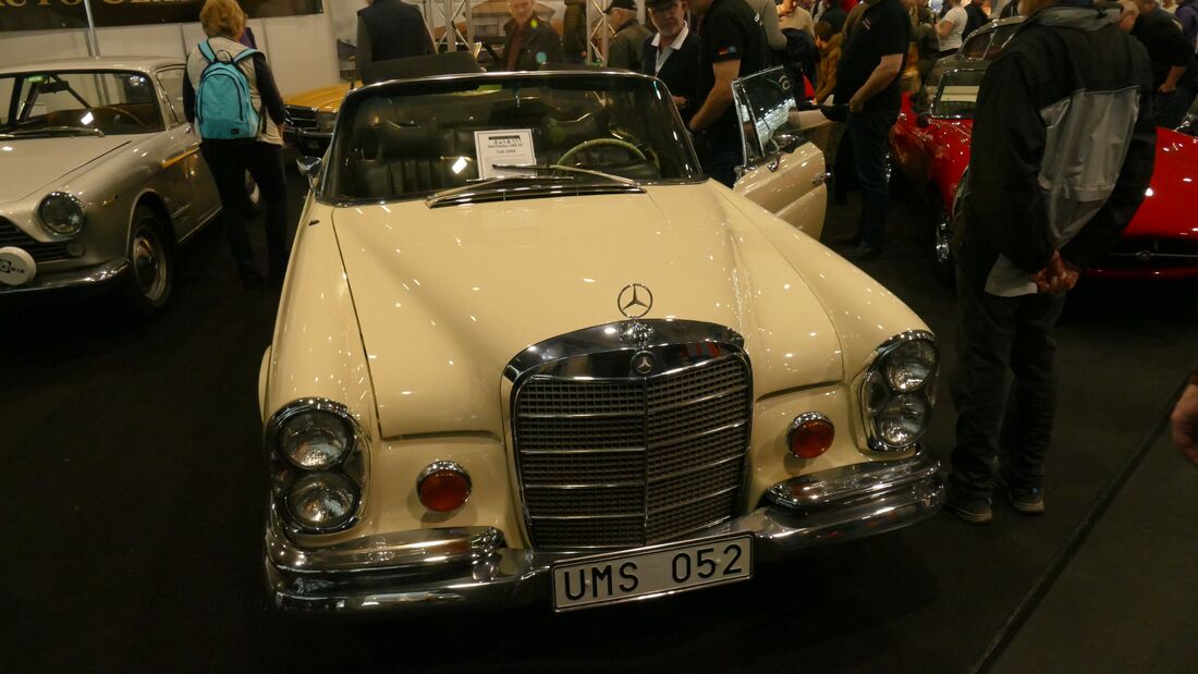 Mercedes 280 SE auf der Bremen Classic Motorshow 2020