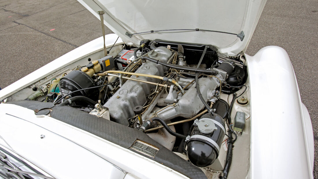 Mercedes 280 SL, Motor