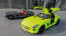 Mercedes 300 SL, Mercedes SLS AMG E-Cell, beide Fahrzeuge