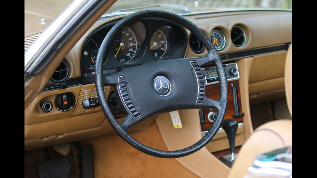 Mercedes 350 SL, Cockpit