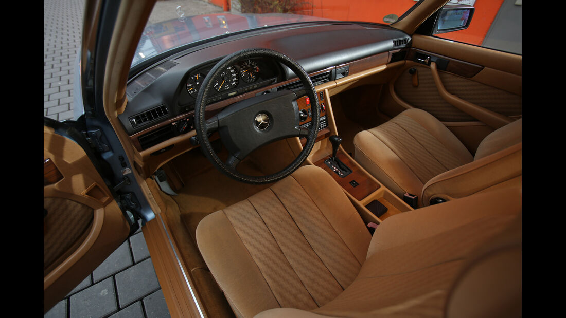 Mercedes 380 SE–560 SEL (W126), Cockpit