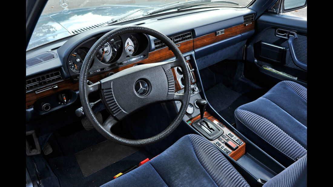 Mercedes 450 SEL 6.9, Cockpit