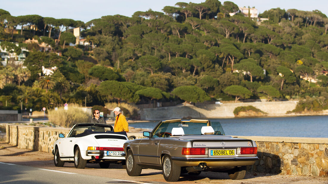 Mercedes 500 SL, Porsche 911 Carrera Cabriolet, Heckansicht