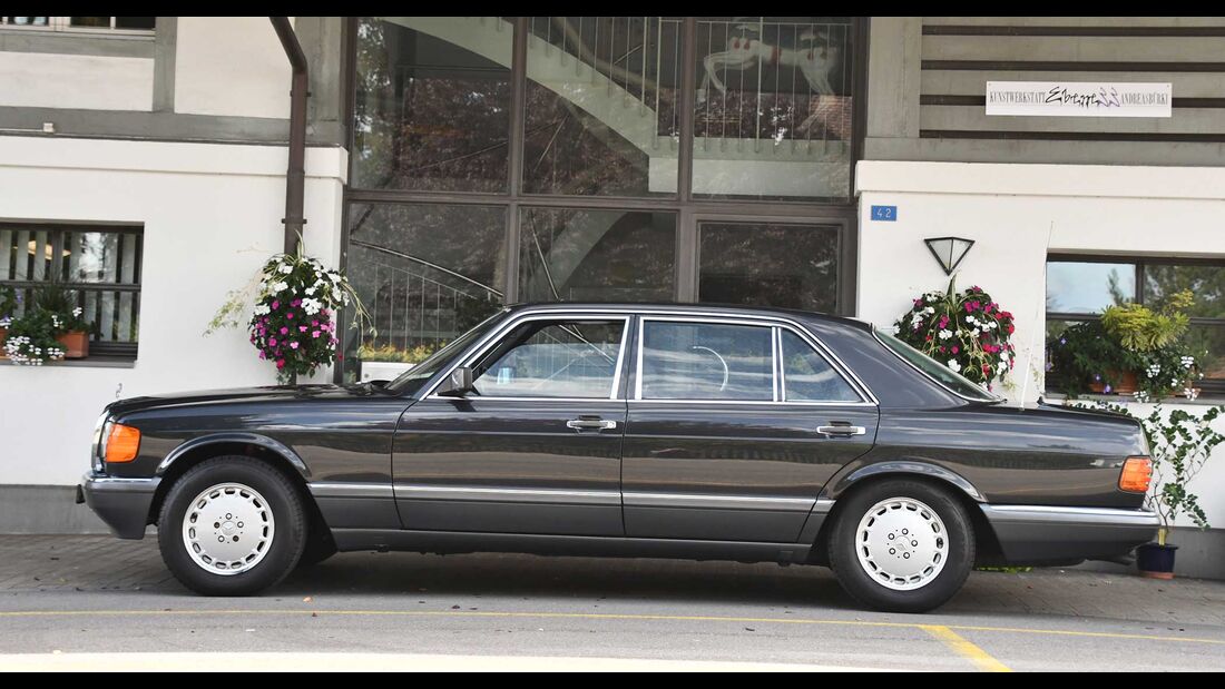 Mercedes-560-SEL-1988