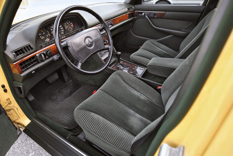 Mercedes 560 SEL, Cockpit