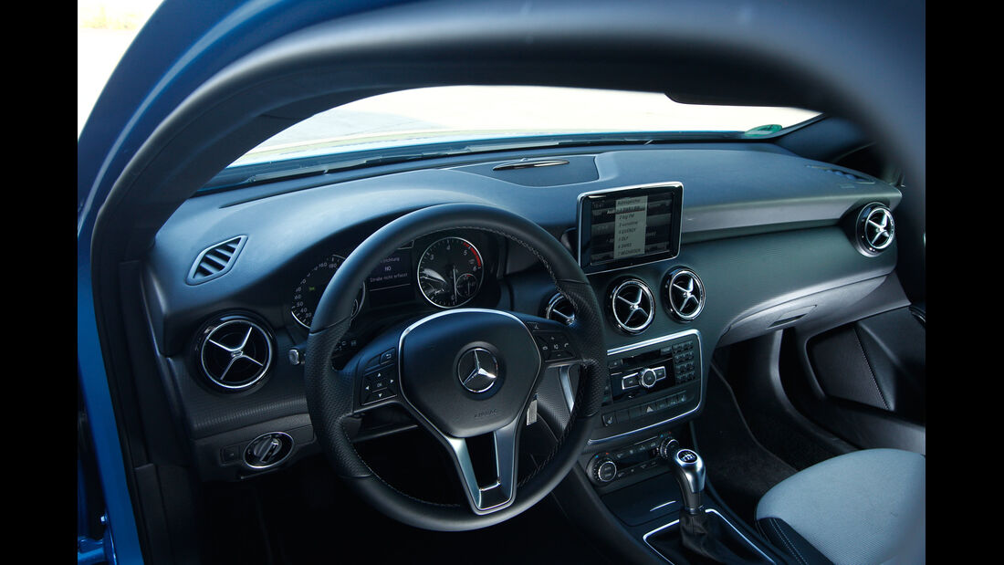 Mercedes A 200 CDI, Cockpit, Lenkrad