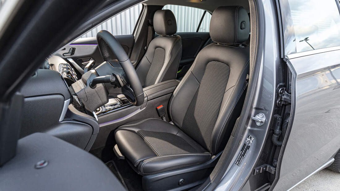 Mercedes A 200 d Progressive, Interieur