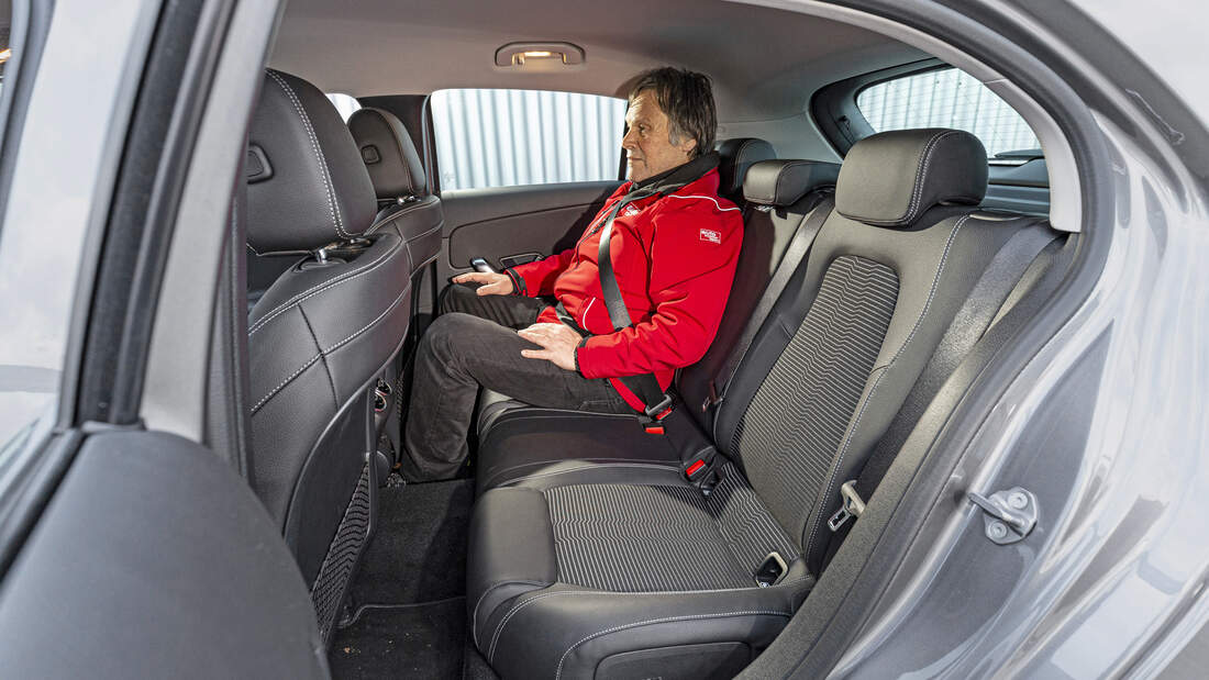 Mercedes A 200 d Progressive, Interieur