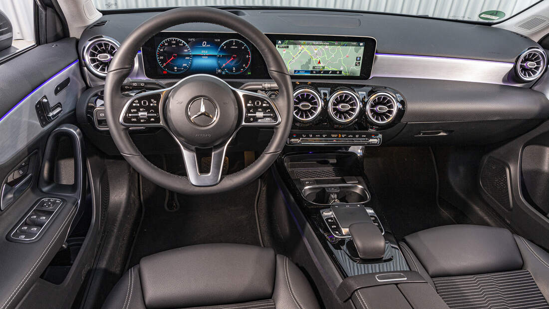 Mercedes A 200 d Progressive, Interieur
