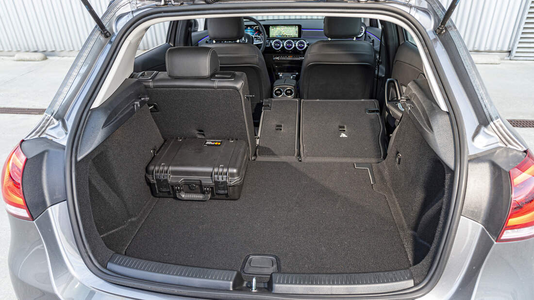 Mercedes A 200 d Progressive, Interieur