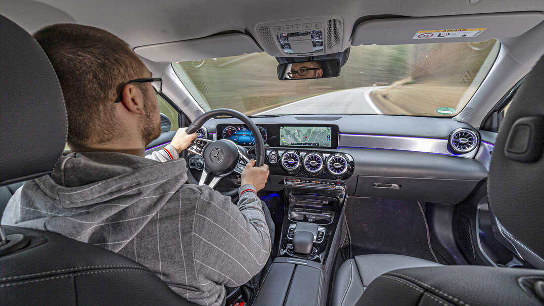 Mercedes A 200 d Progressive, Interieur