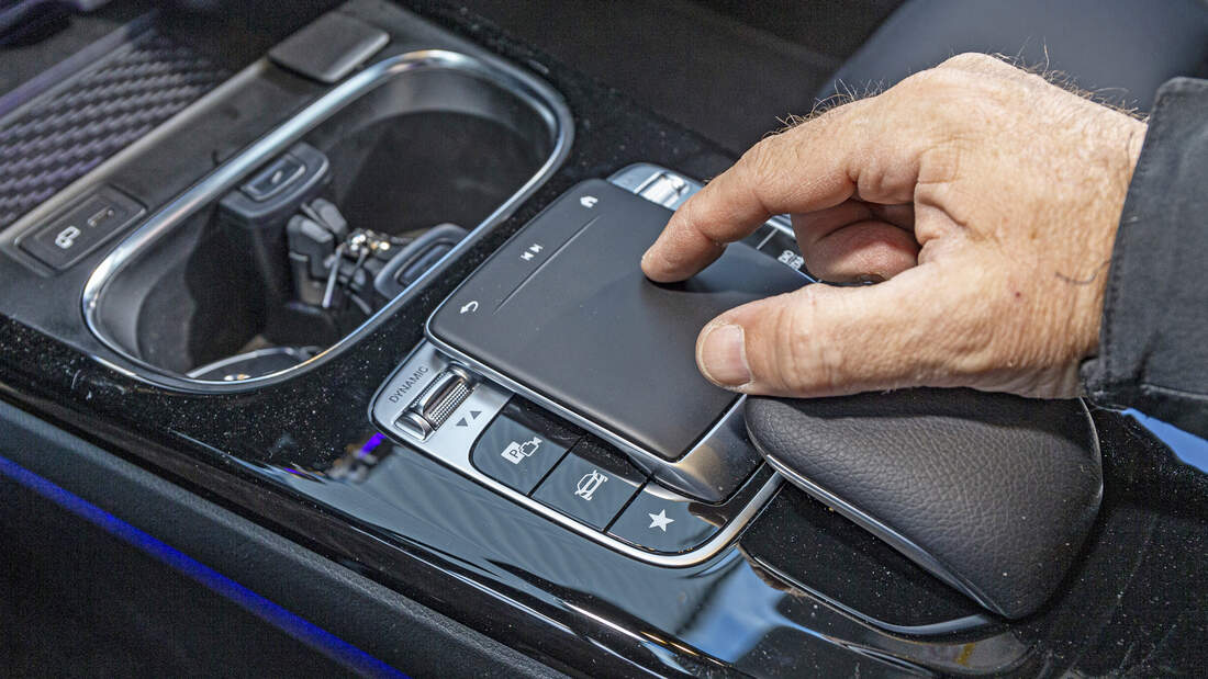 Mercedes A 200 d Progressive, Interieur